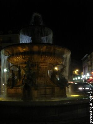 la fontaine de la place Grenette